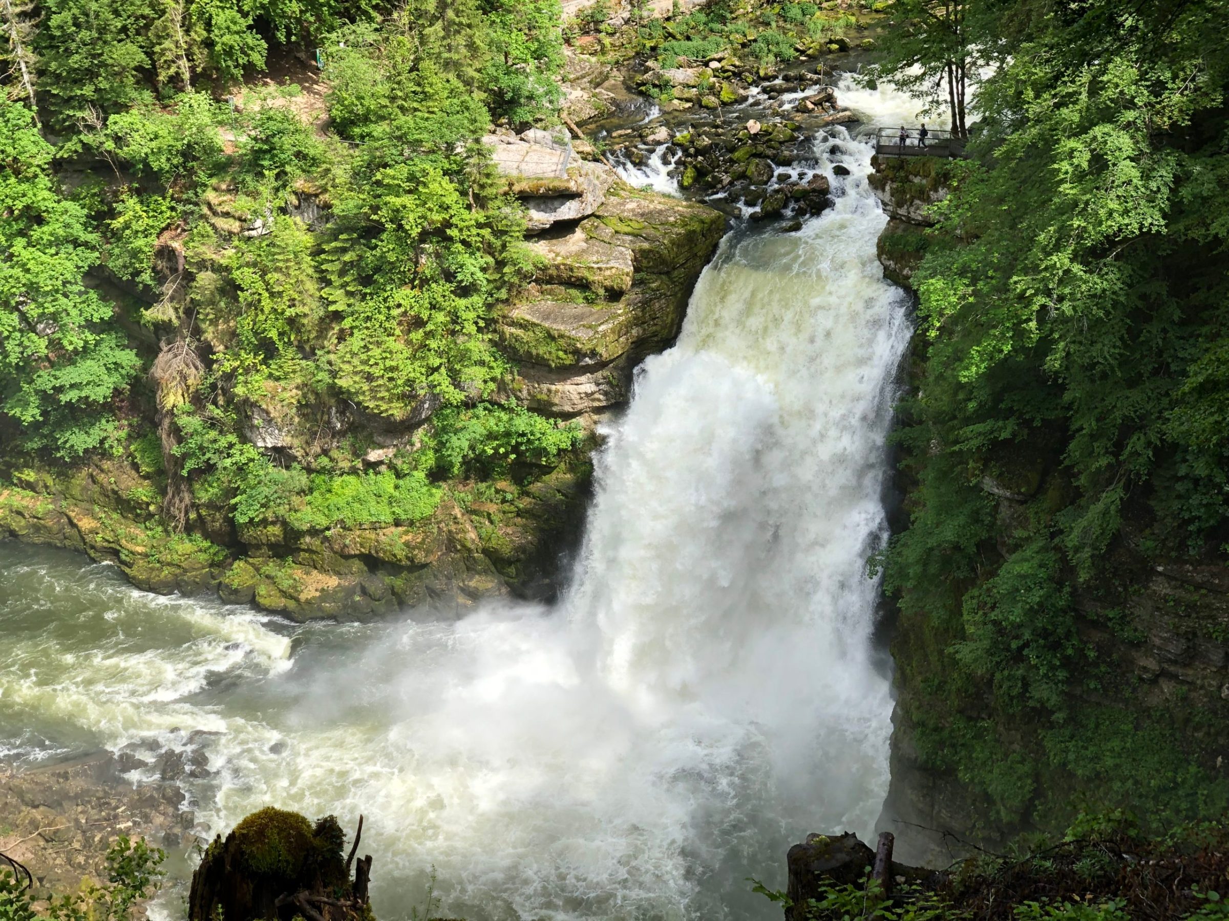 cascade saut du doubs suisse