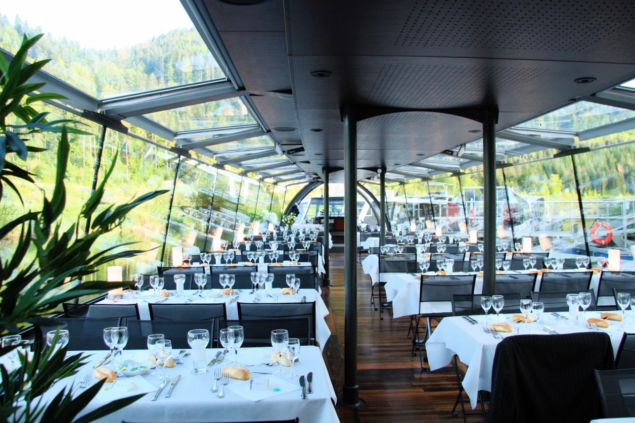 repas croisière bateau doubs